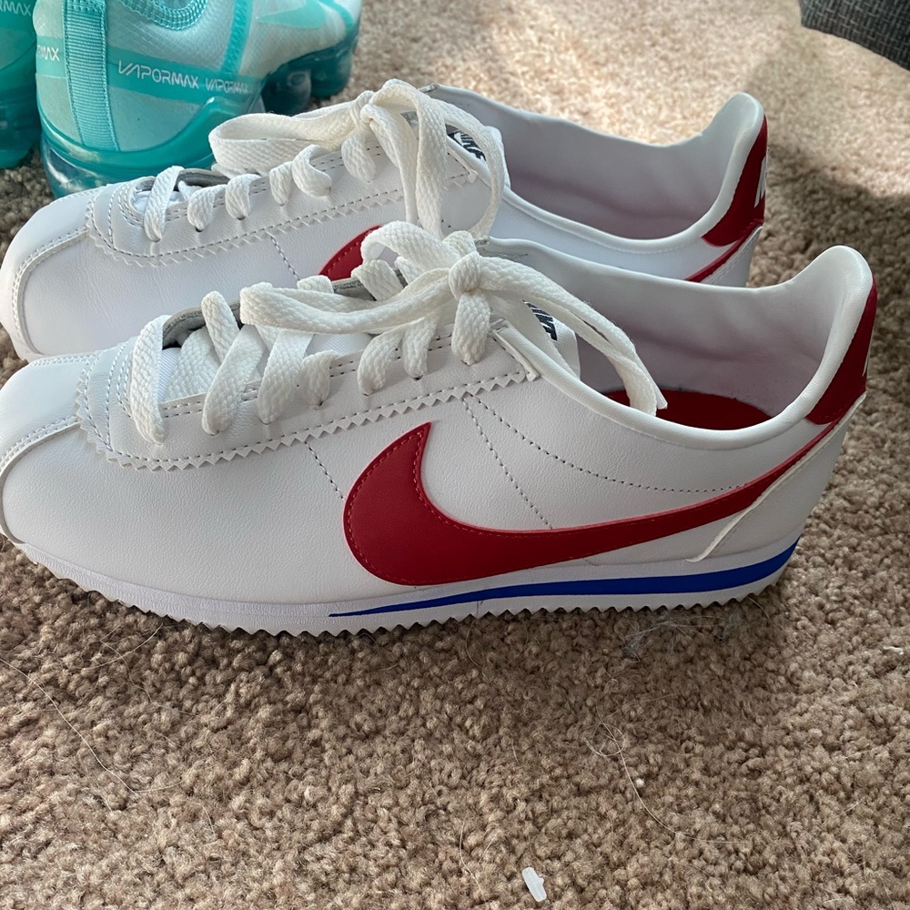 Women’s nikes
